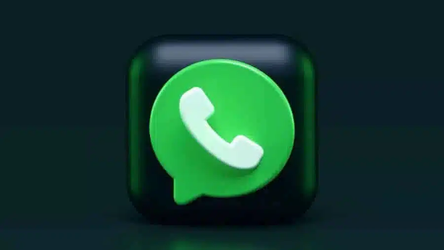 Ícone 3D do WhatsApp em fundo escuro, representando comunicação e mensagens instantâneas