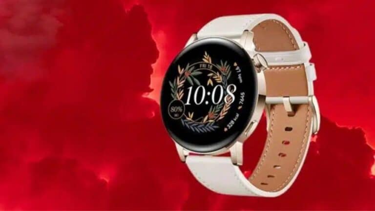 smartwatch huawei na cor creme sobre um bonito fundo vermelho forte