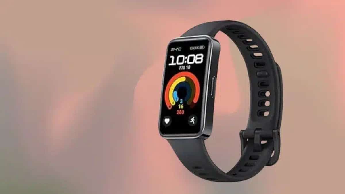Smartband Huawei com pulseira preta e tela colorida exibindo dados de atividade, usada como imagem destacada do artigo
